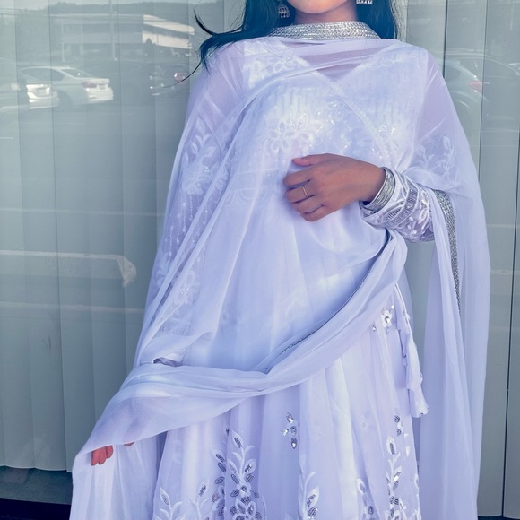 this beautfiul white anarkali - Picture 2 of 3